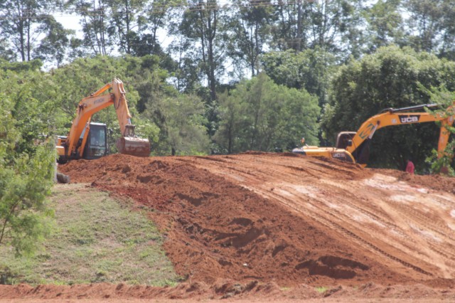 Estruturas das arquibancadas, camarotes e boxes começam a ser montadas no Arena Mix