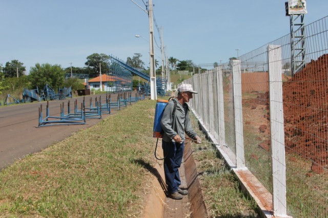 Estruturas das arquibancadas, camarotes e boxes começam a ser montadas no Arena Mix