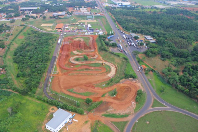 Imagens aéreas feitas nesta manhã sobre a pista do Arena Mix