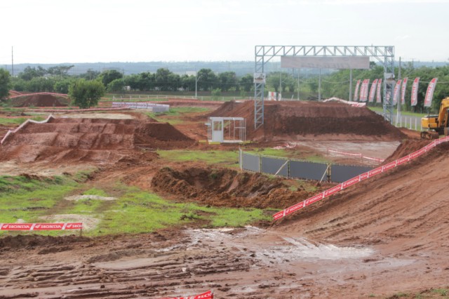 Pista do Arena Mix está pronta e deve ser palco de shows dos pilotos