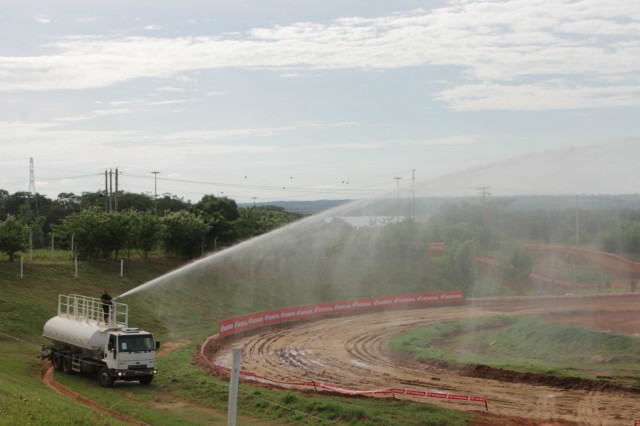 Pista do Arena Mix está pronta e deve ser palco de shows dos pilotos