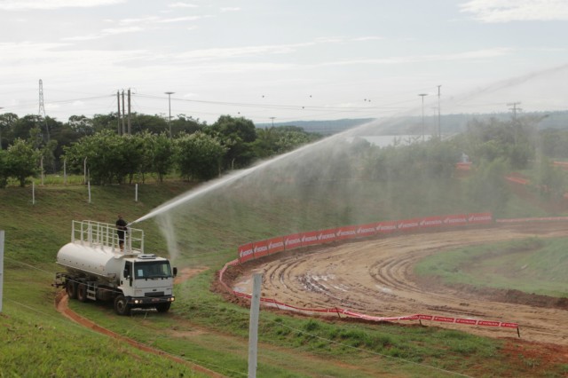 Pista do Arena Mix está pronta e deve ser palco de shows dos pilotos