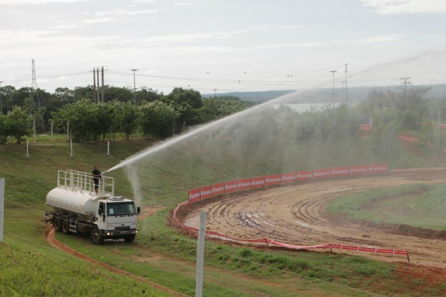 Pista do Arena Mix está pronta e deve ser palco de shows dos pilotos