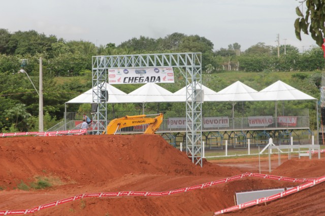 Pista do Arena Mix está pronta e deve ser palco de shows dos pilotos