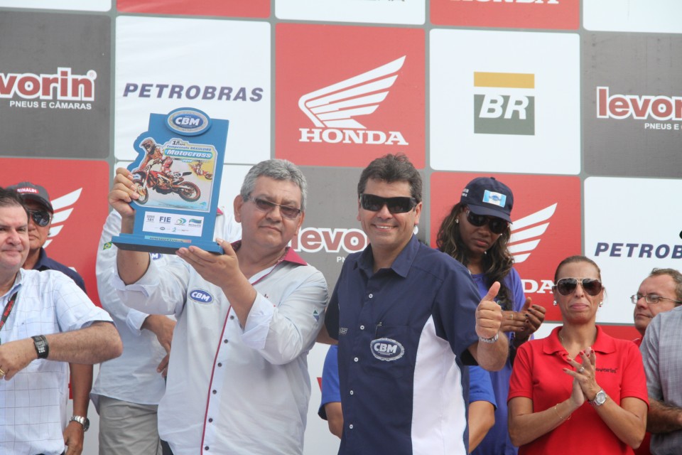 Autoridades são homenageadas na abertura oficial da etapa de Três Lagoas