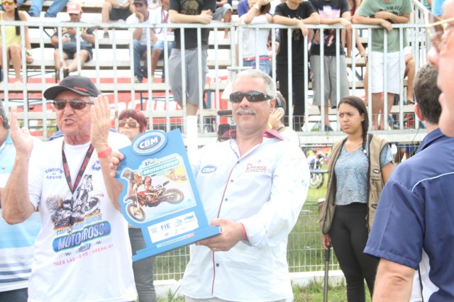 Autoridades são homenageadas na abertura oficial da etapa de Três Lagoas