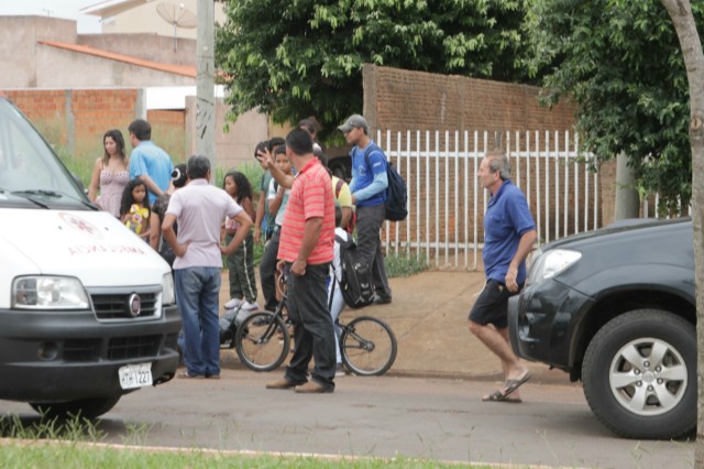 Motociclista atropela garota que tentava atravessar avenida em Três Lagoas