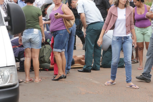 Motociclista atropela garota que tentava atravessar avenida em Três Lagoas