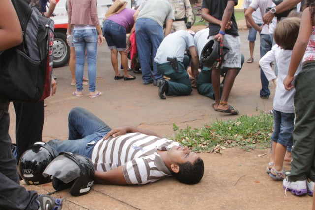 Motociclista atropela garota que tentava atravessar avenida em Três Lagoas