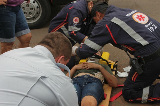 Motociclista atropela garota que tentava atravessar avenida em Três Lagoas