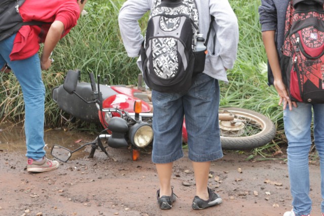 Motociclista atropela garota que tentava atravessar avenida em Três Lagoas