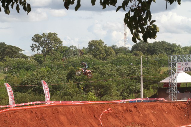 As disputas e as manobras radicais dos pilotos no Arena Mix