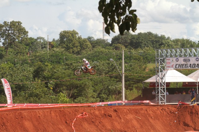 As disputas e as manobras radicais dos pilotos no Arena Mix