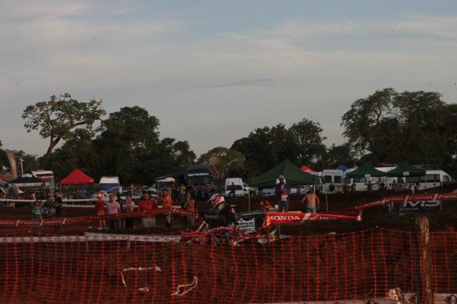 Mais de 3 mil pessoas prestigiaram o motocross em Brasilândia