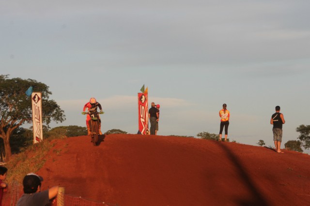 Mais de 3 mil pessoas prestigiaram o motocross em Brasilândia