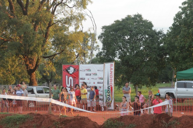 Mais de 3 mil pessoas prestigiaram o motocross em Brasilândia