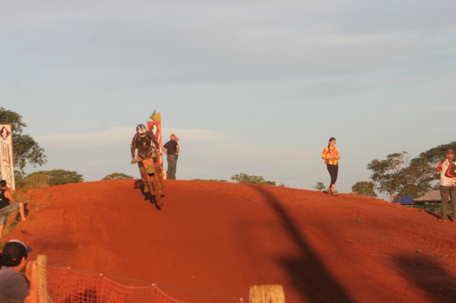 Mais de 3 mil pessoas prestigiaram o motocross em Brasilândia