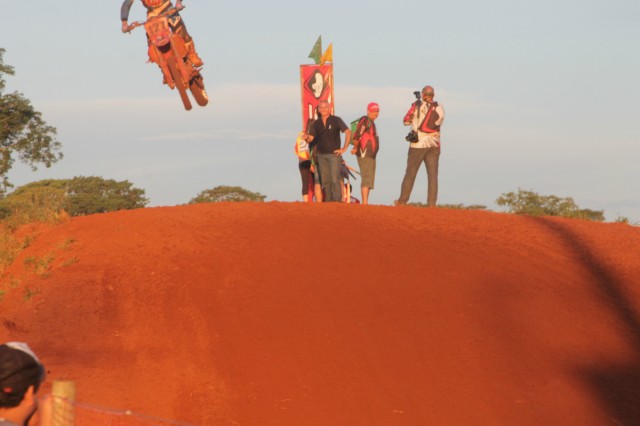 Mais de 3 mil pessoas prestigiaram o motocross em Brasilândia