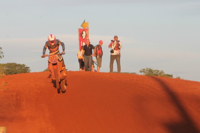 Mais de 3 mil pessoas prestigiaram o motocross em Brasilândia