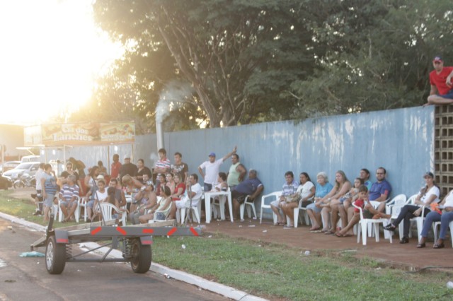 Mais de 3 mil pessoas prestigiaram o motocross em Brasilândia