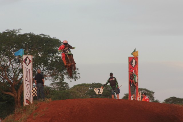 Mais de 3 mil pessoas prestigiaram o motocross em Brasilândia