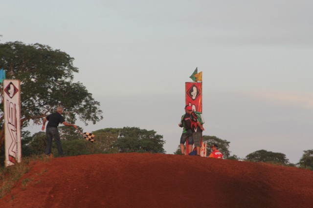 Mais de 3 mil pessoas prestigiaram o motocross em Brasilândia