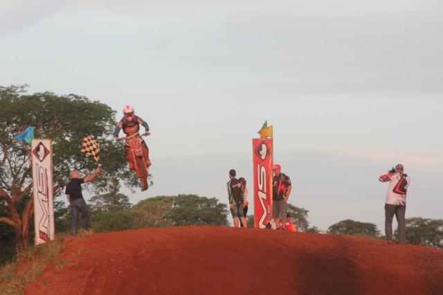 Mais de 3 mil pessoas prestigiaram o motocross em Brasilândia