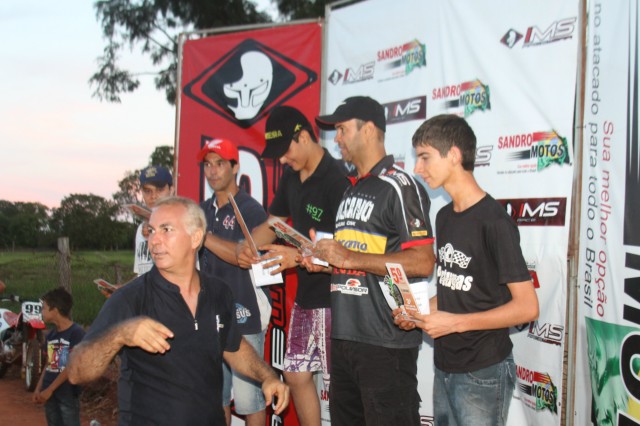 Mais de 3 mil pessoas prestigiaram o motocross em Brasilândia