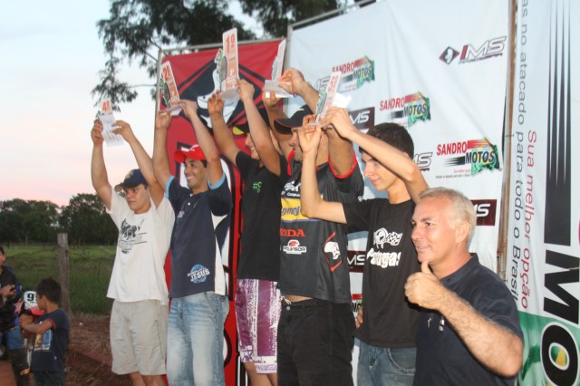 Mais de 3 mil pessoas prestigiaram o motocross em Brasilândia