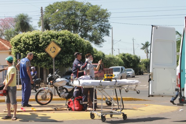 Mais um acidente entre carro e moto no trânsito de Três Lagoas