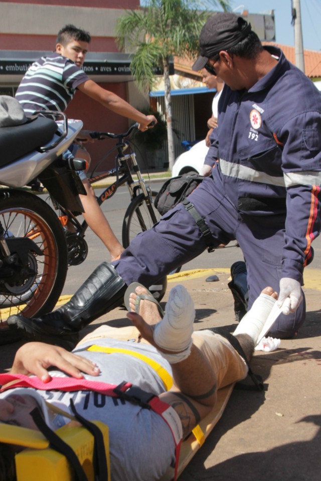 Mais um acidente entre carro e moto no trânsito de Três Lagoas