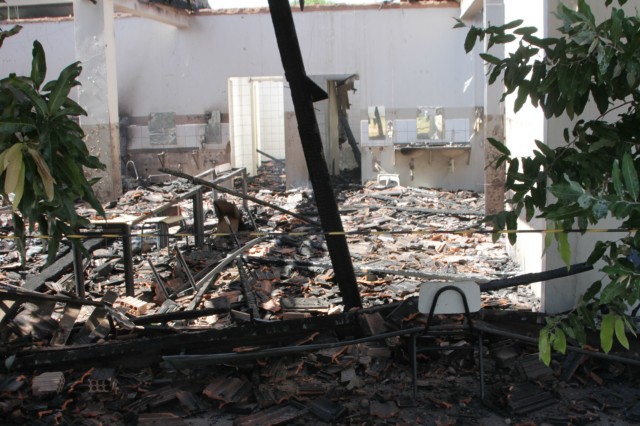 Incêndio em escola causa preocupação em pais de alunos