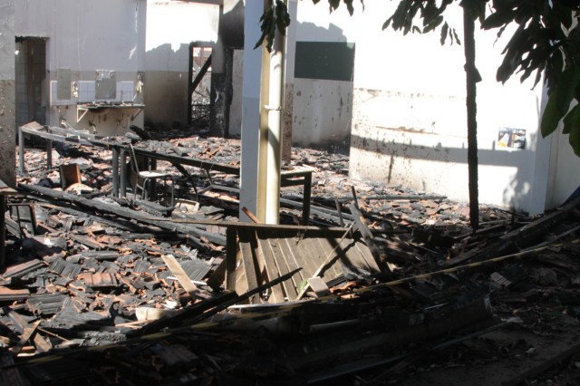 Incêndio em escola causa preocupação em pais de alunos