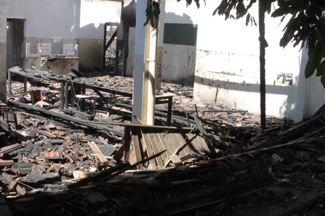 Incêndio em escola causa preocupação em pais de alunos