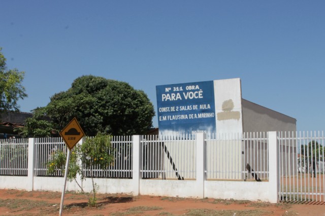 Incêndio em escola causa preocupação em pais de alunos