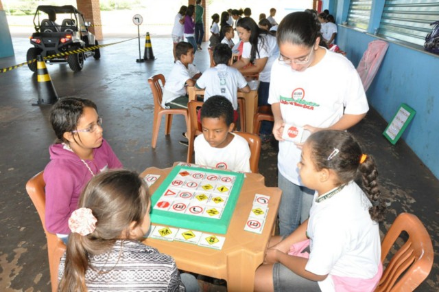 Alunos visitam “Cidade Escola de Trânsito”