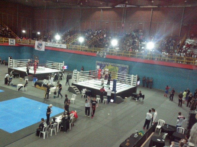 Seis atletas de Três Lagoas representaram o estado no Brasileiro de Kickboxing