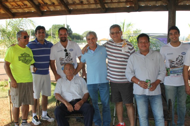 Totó e Ojeda reúnem amigos e parceiros em festa pós-Brasileiro de Motocross