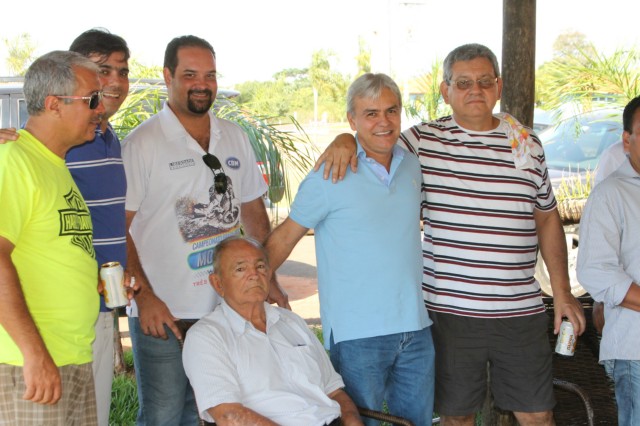 Totó e Ojeda reúnem amigos e parceiros em festa pós-Brasileiro de Motocross