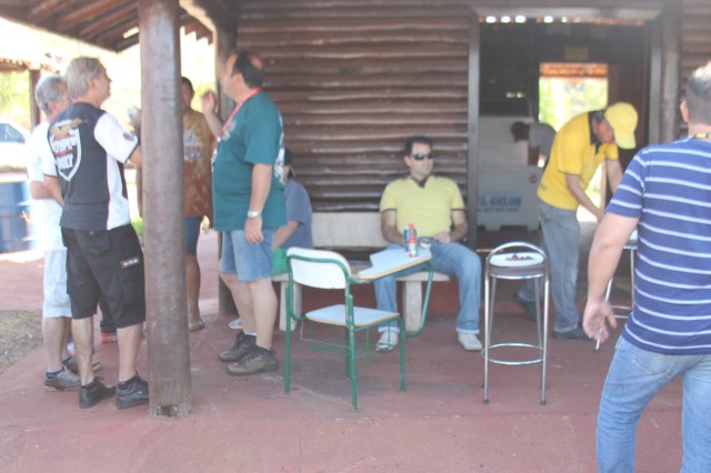 Totó e Ojeda reúnem amigos e parceiros em festa pós-Brasileiro de Motocross