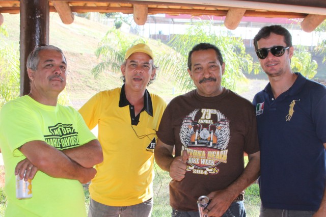 Totó e Ojeda reúnem amigos e parceiros em festa pós-Brasileiro de Motocross