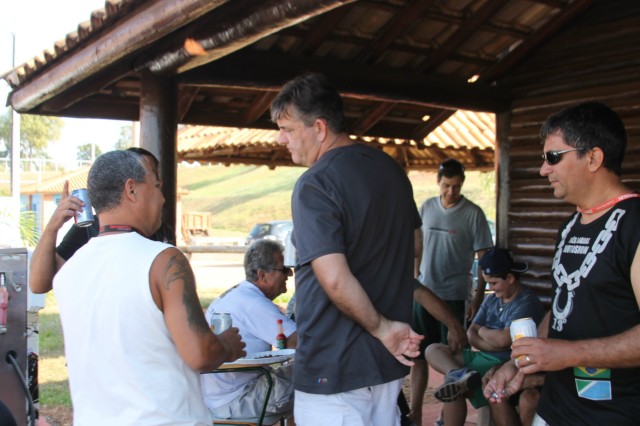 Totó e Ojeda reúnem amigos e parceiros em festa pós-Brasileiro de Motocross