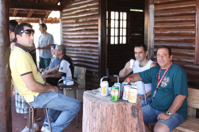 Totó e Ojeda reúnem amigos e parceiros em festa pós-Brasileiro de Motocross