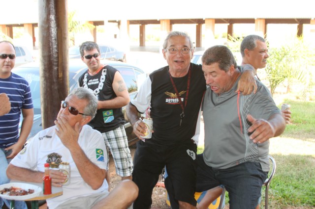 Totó e Ojeda reúnem amigos e parceiros em festa pós-Brasileiro de Motocross