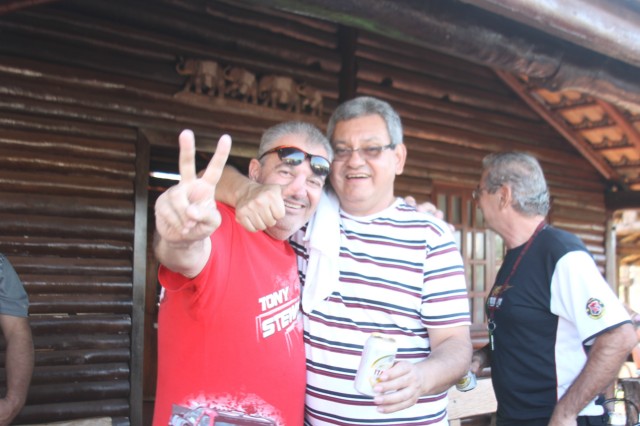 Totó e Ojeda reúnem amigos e parceiros em festa pós-Brasileiro de Motocross