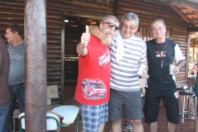 Totó e Ojeda reúnem amigos e parceiros em festa pós-Brasileiro de Motocross