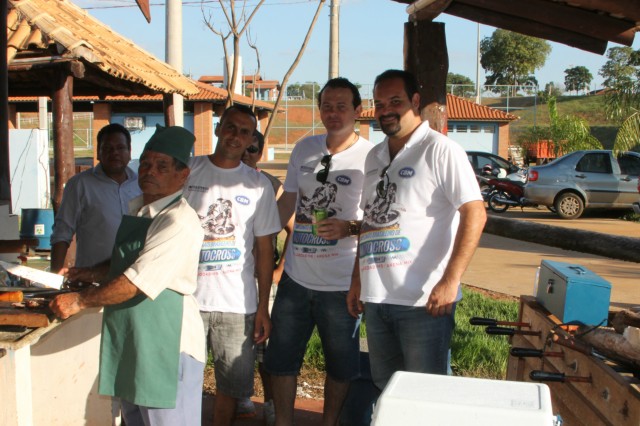 Totó e Ojeda reúnem amigos e parceiros em festa pós-Brasileiro de Motocross