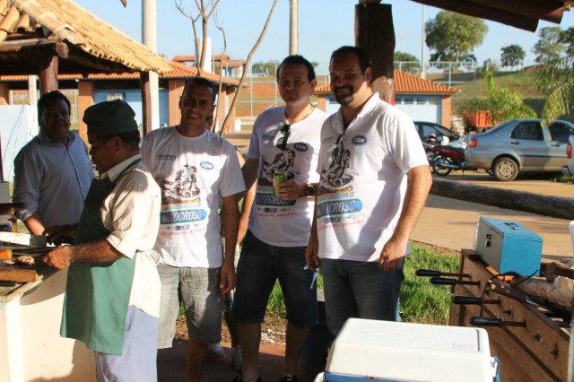 Totó e Ojeda reúnem amigos e parceiros em festa pós-Brasileiro de Motocross