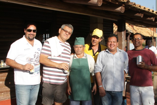 Totó e Ojeda reúnem amigos e parceiros em festa pós-Brasileiro de Motocross