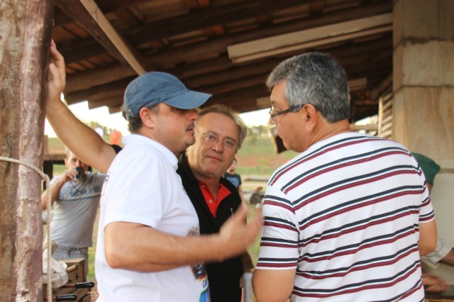 Totó e Ojeda reúnem amigos e parceiros em festa pós-Brasileiro de Motocross